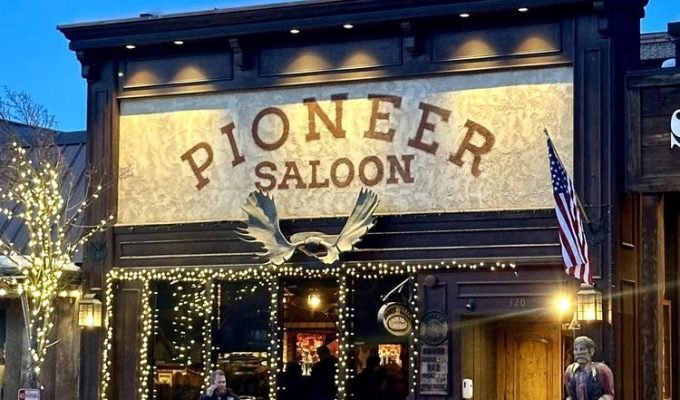 pioneer-saloon-01